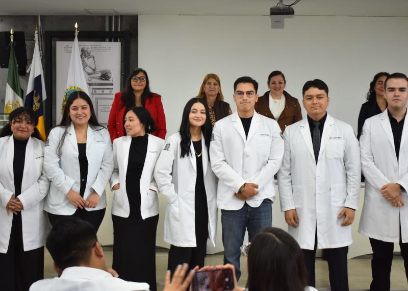 Entrega de constancias de Estancias de Invierno y Clubes de Medicina Humana UAZ